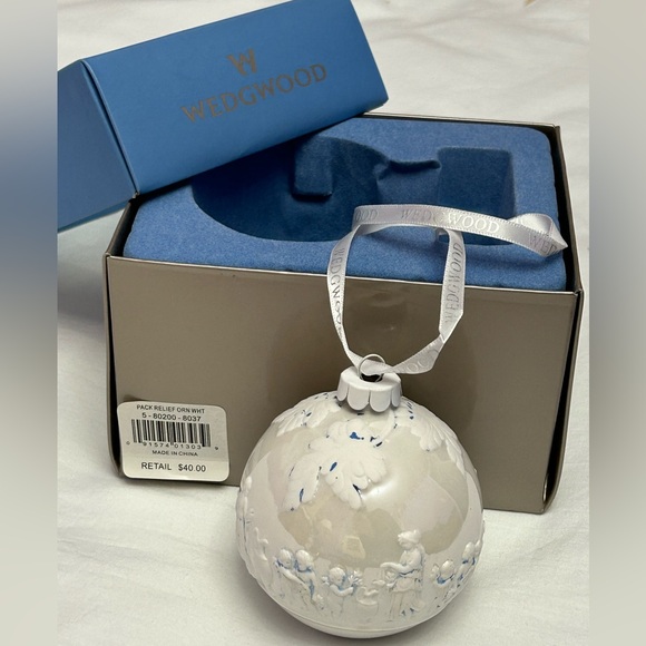 Wedgwood Icon White Jasper Wear Ornament Goddess Cherubs RARE NEW IN BOX - Picture 6 of 8